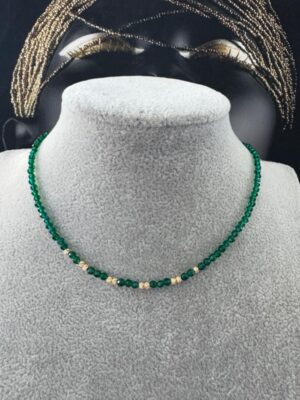 Colier spinel verde